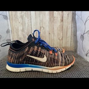 Nike athletic tennis shoes